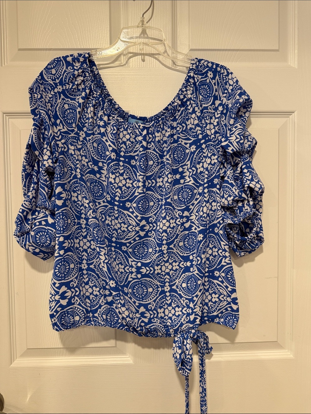 CeCe Blue and White Printed Tie-Hem Blouse